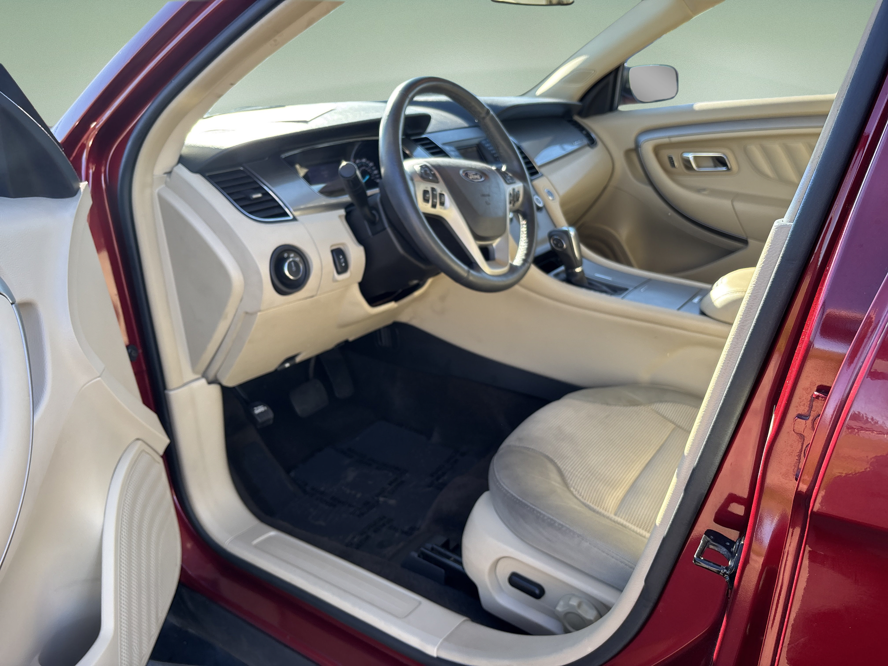 Used 2013 Ford Taurus SEL FWD image 9