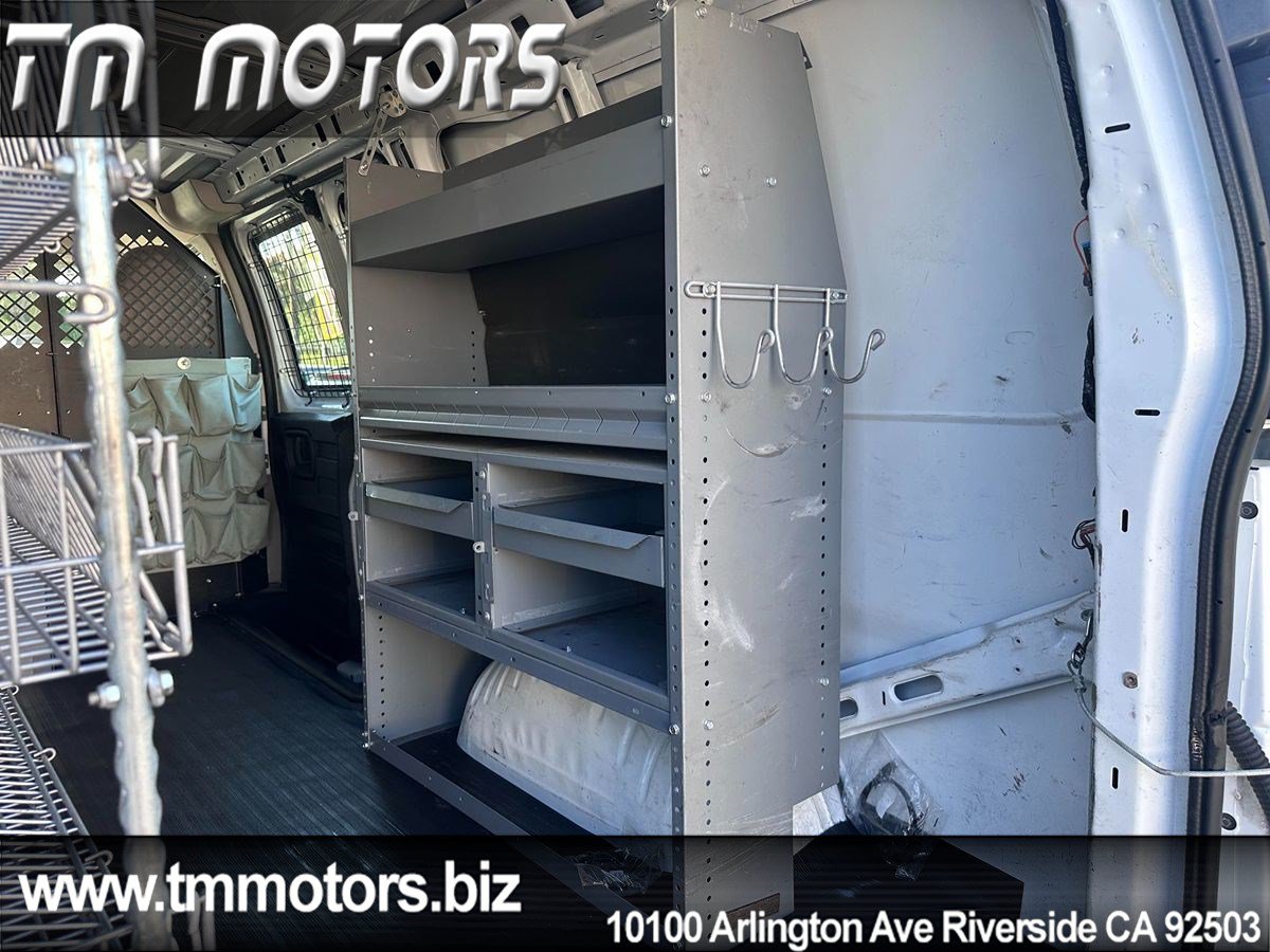 Used 2012 Chevrolet Express 2500 RWD image 18