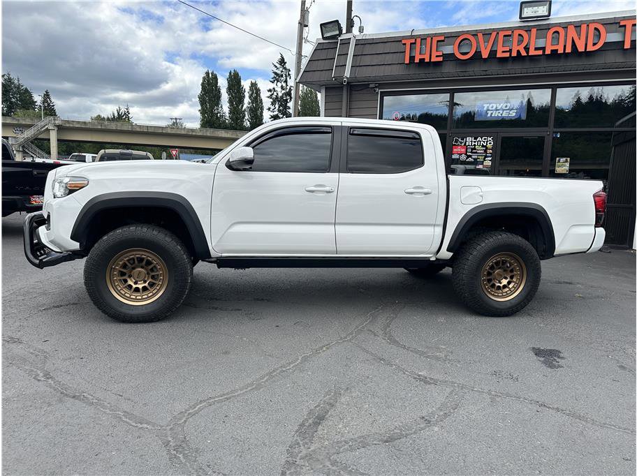 Used 2021 Toyota Tacoma SR5 w/ Trail Edition image 3
