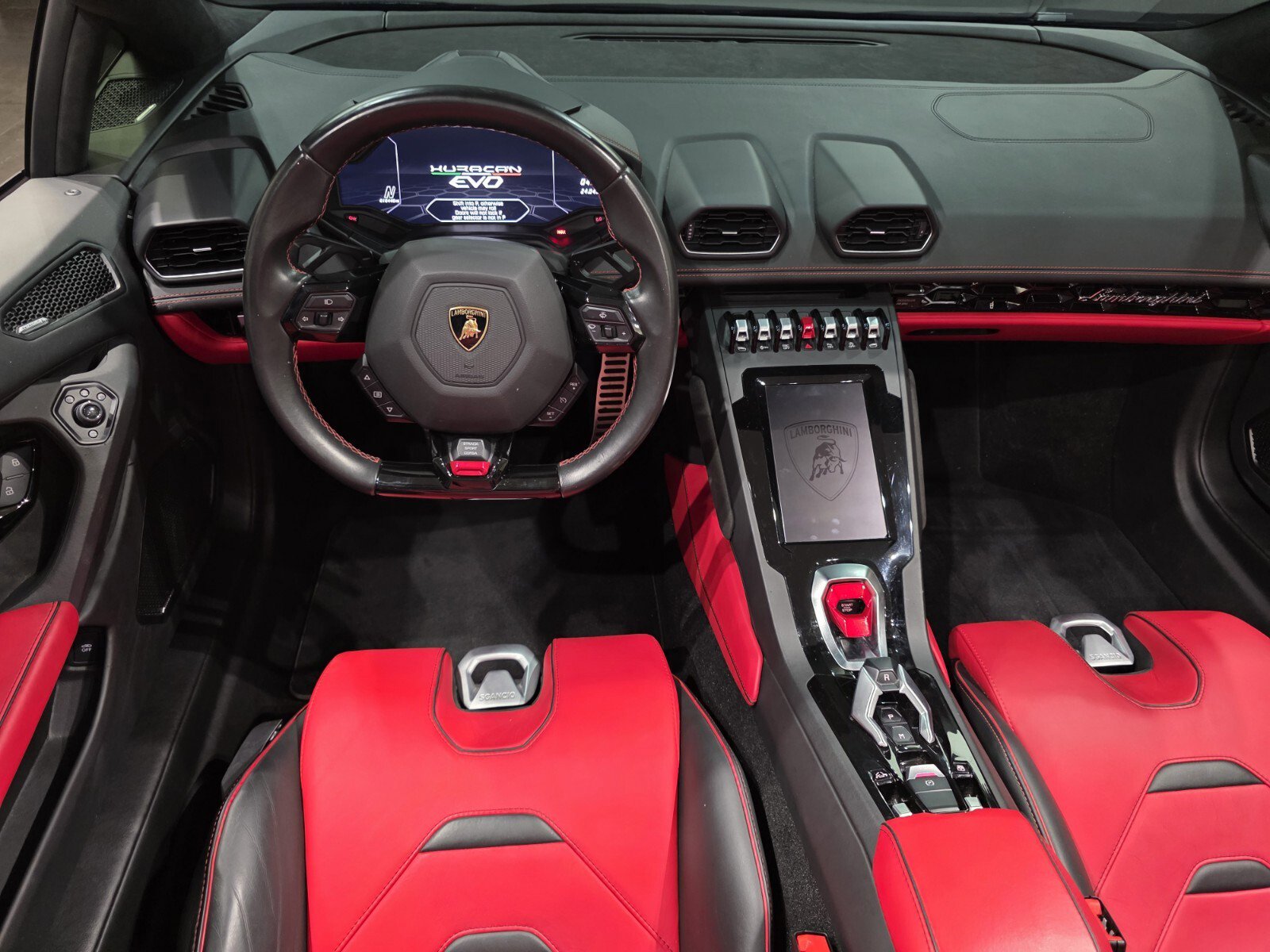 Used 2022 Lamborghini Huracan EVO RWD image 9