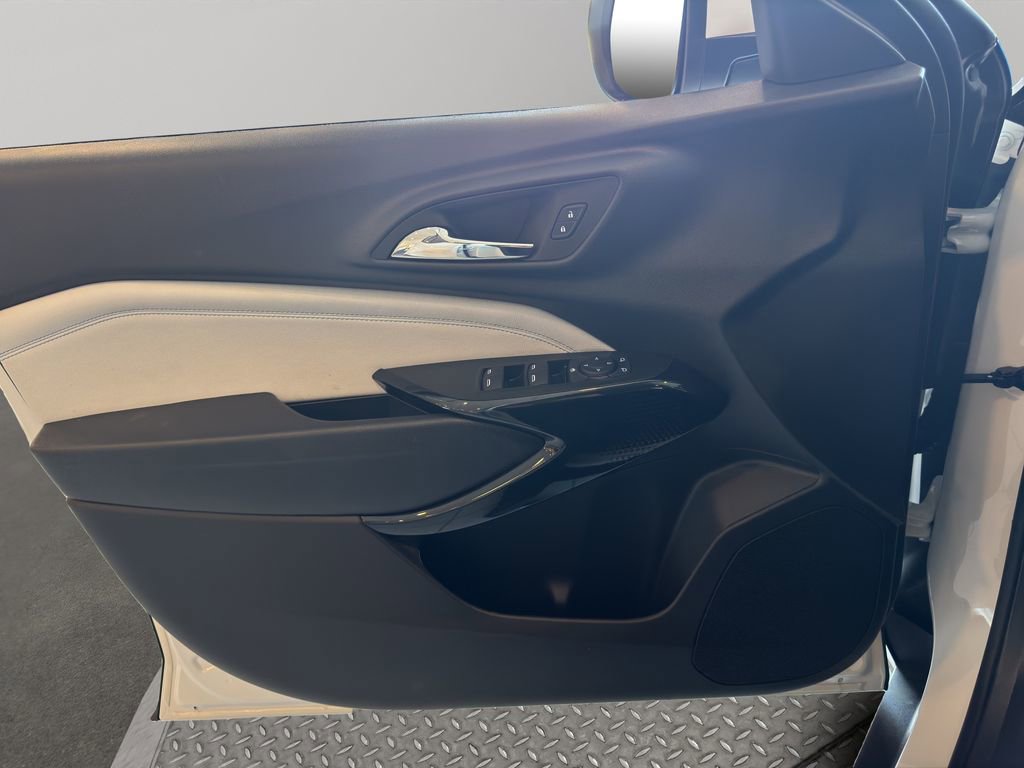 New 2025 Chevrolet Trax LT w/ Driver Confidence Package image 31