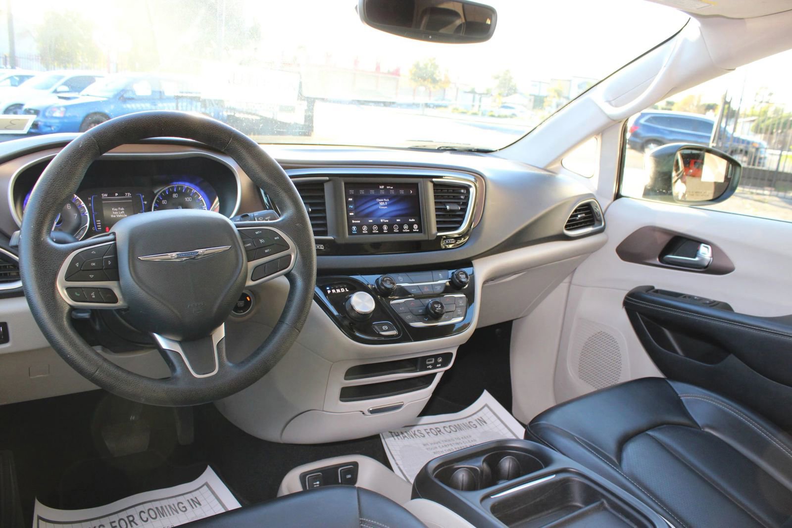 Used 2020 Chrysler Voyager Lxi image 20