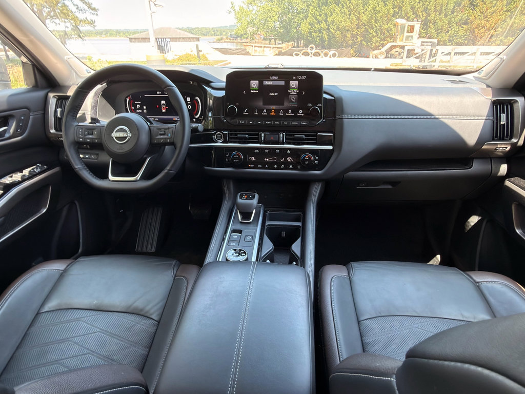 Used 2024 Nissan Pathfinder Platinum AWD/4WD image 12