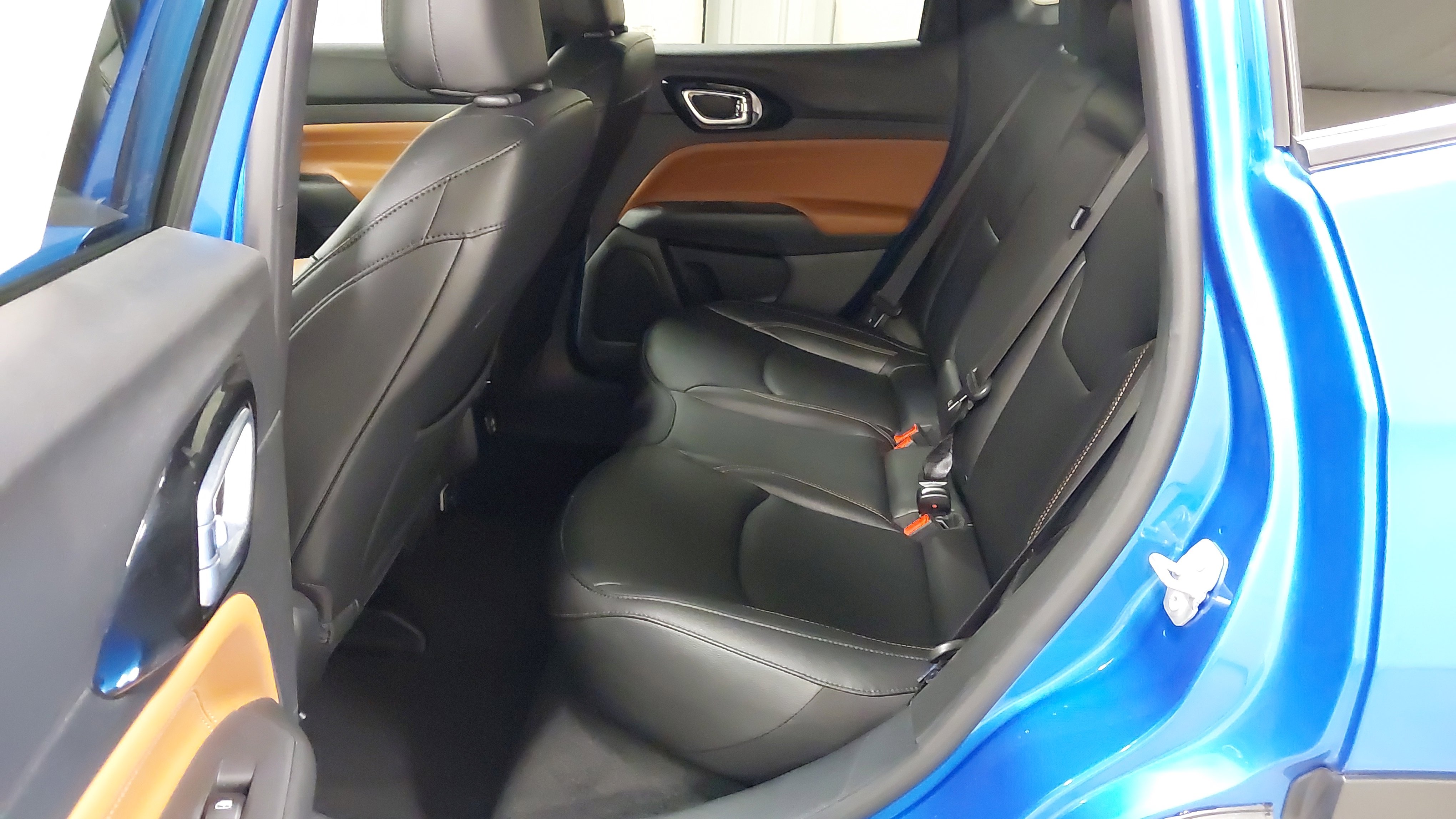 Used 2024 Jeep Compass Limited image 38