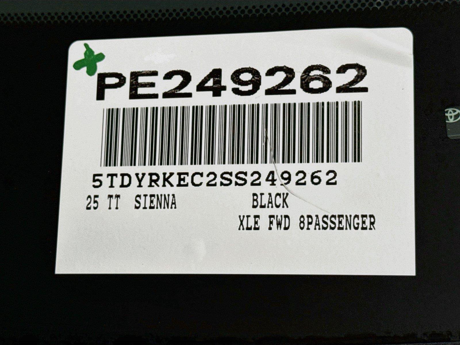 Certified 2025 Toyota Sienna XLE FWD image 46