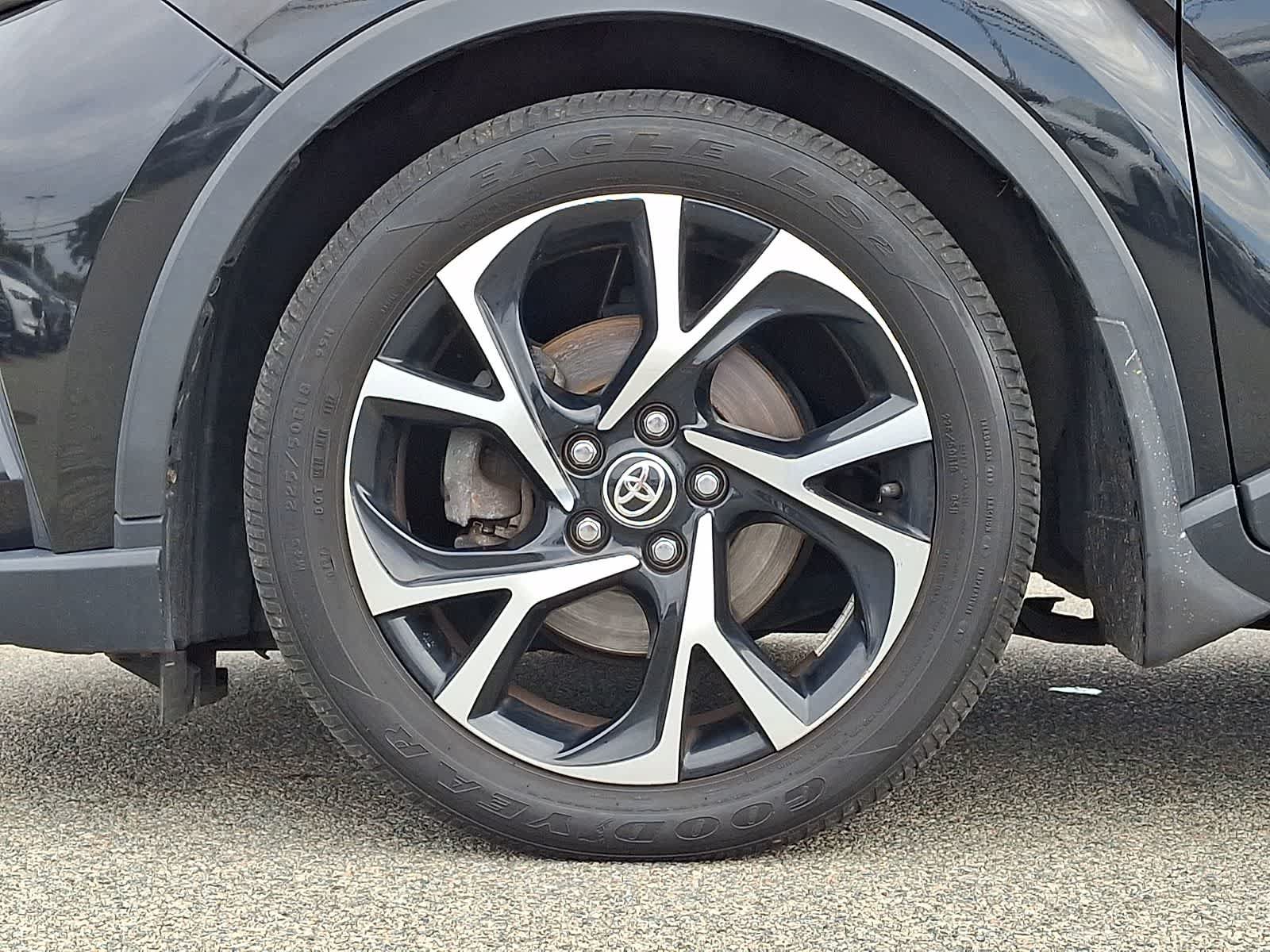 Used 2020 Toyota C-HR XLE FWD image 10