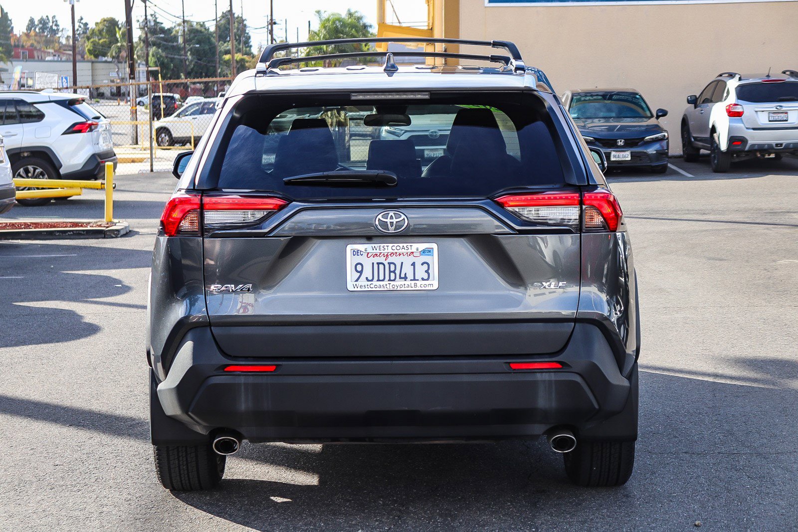 Used 2021 Toyota RAV4 XLE Premium image 8