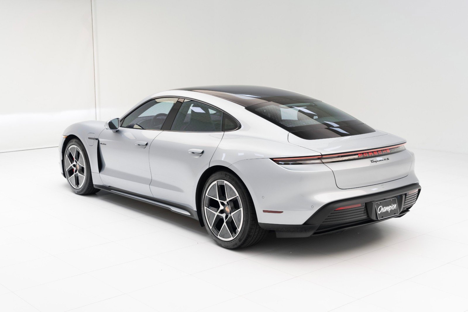 New 2025 Porsche Taycan 4S image 3