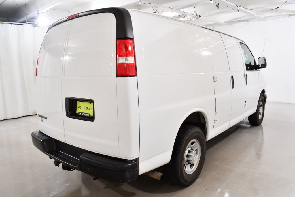 Used 2018 Chevrolet Express 2500 w/ Driver Convenience Package RWD image 11