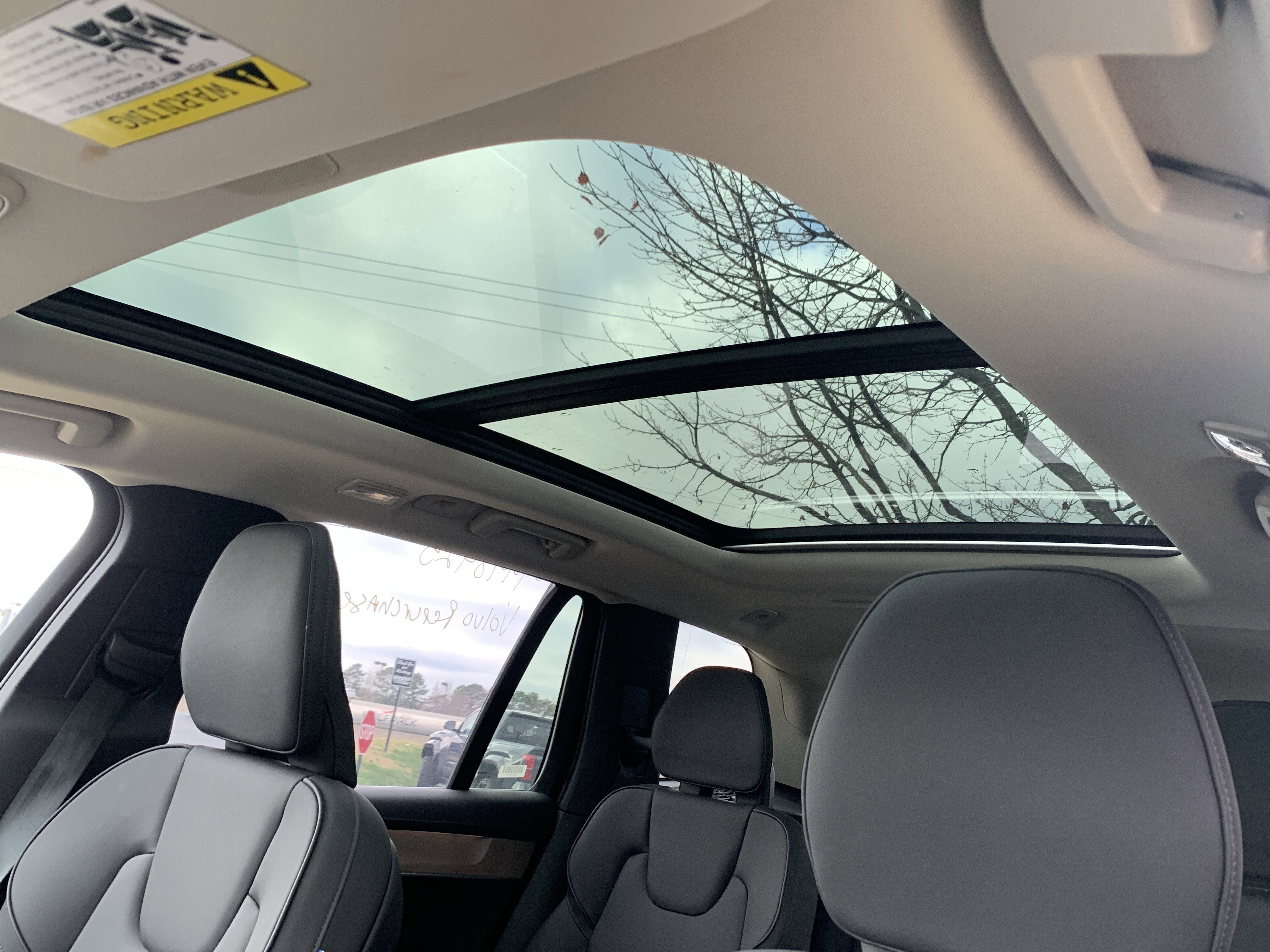 Used 2025 Volvo XC90 B6 Plus image 28