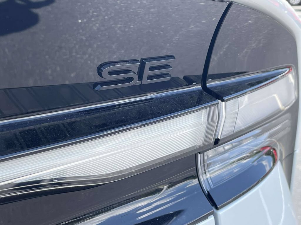 New 2026 Toyota Prius Plug-In Hybrid FWD image 13