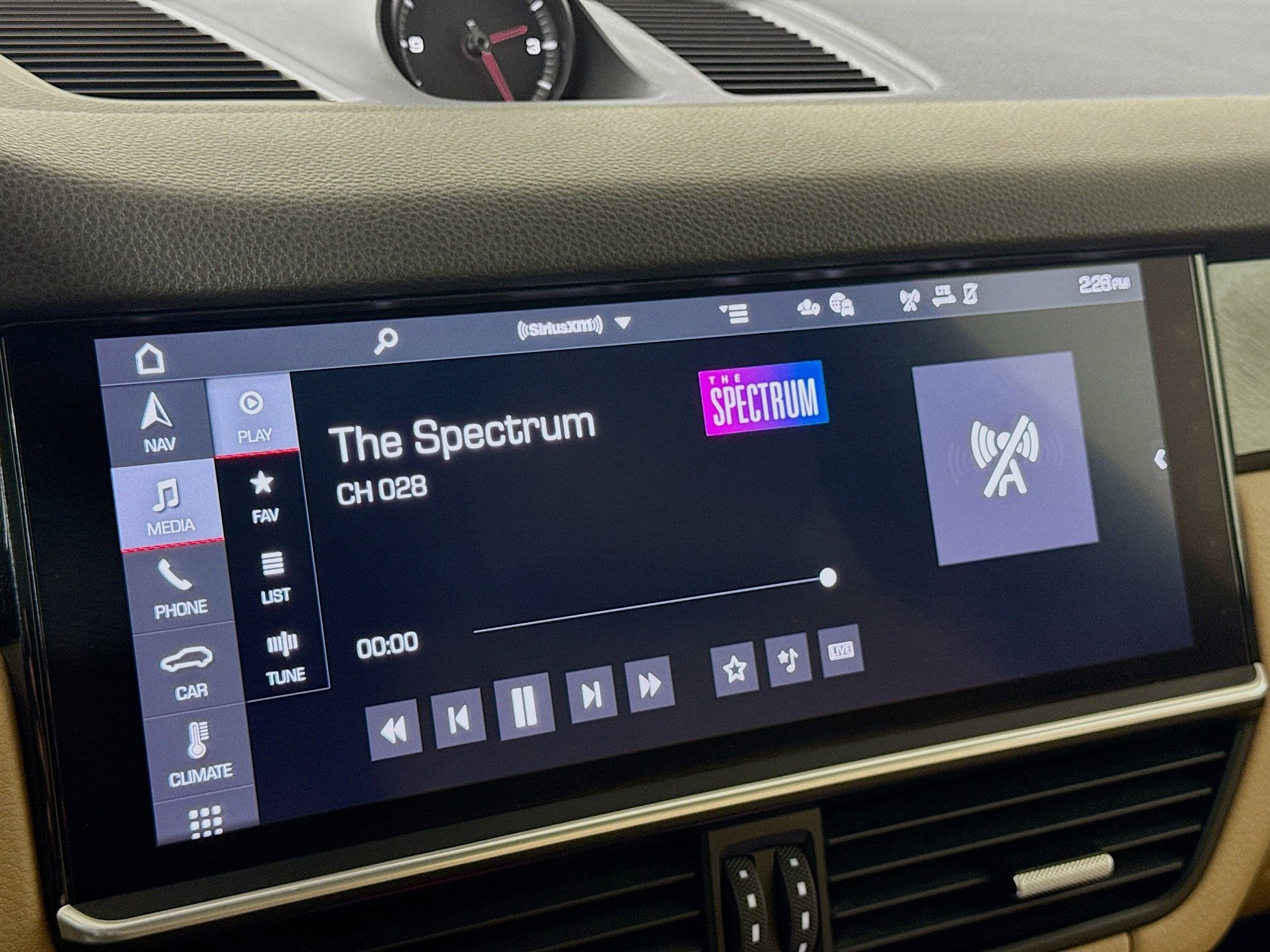 Certified 2020 Porsche Cayenne image 17