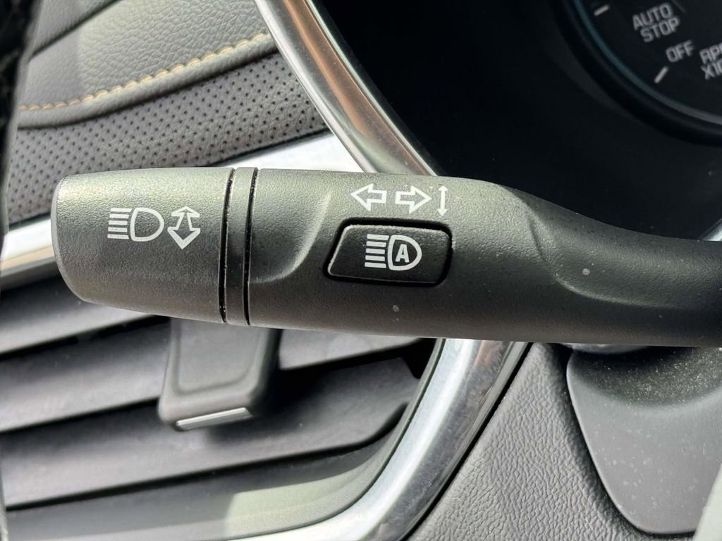 Used 2023 Chevrolet Equinox Premier AWD/4WD image 24