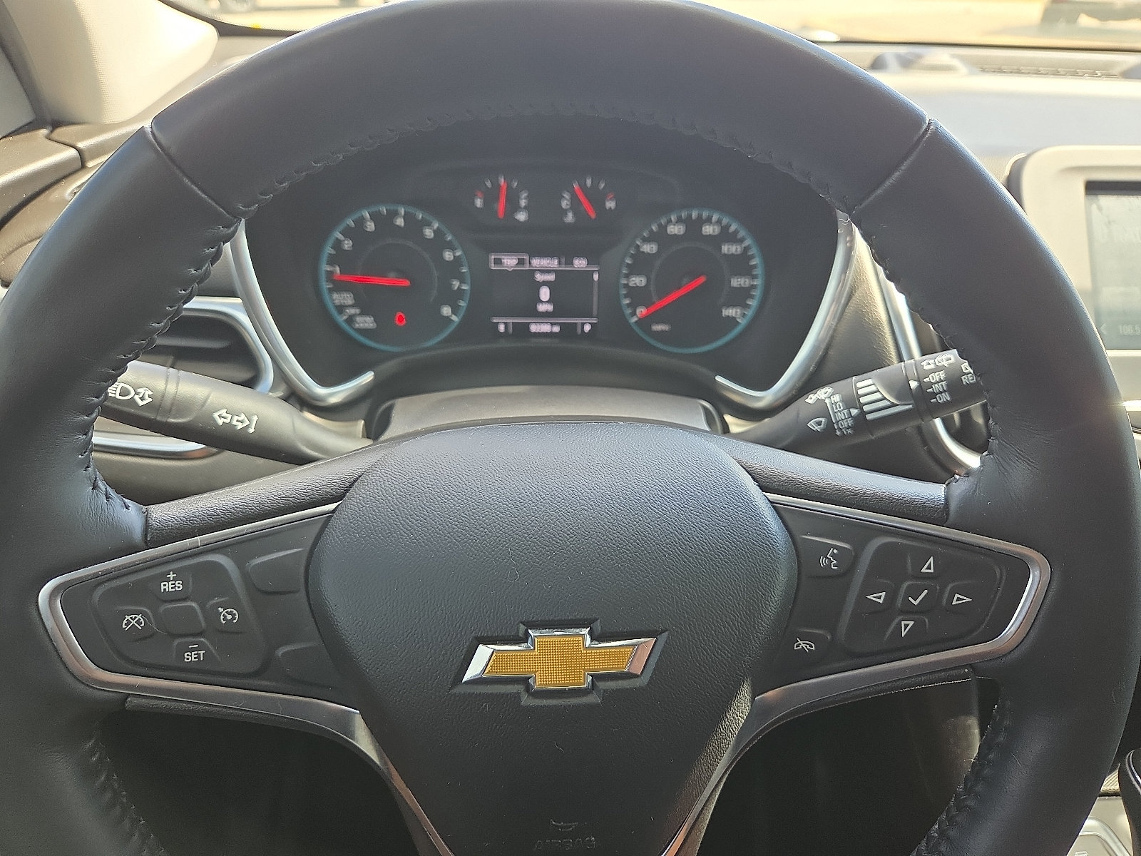 Used 2018 Chevrolet Equinox LT FWD image 24