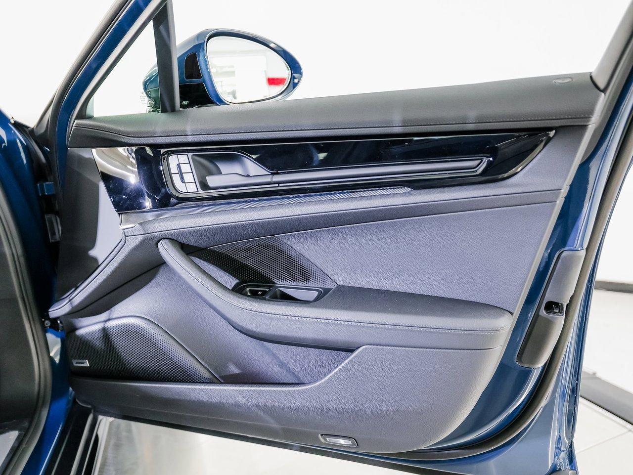 New 2026 Porsche Panamera 4 image 28