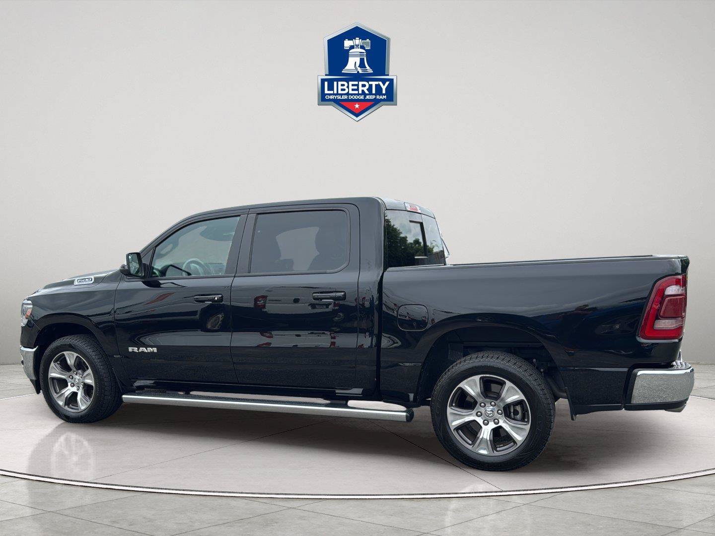 Used 2023 RAM 1500 Laramie AWD/4WD image 6