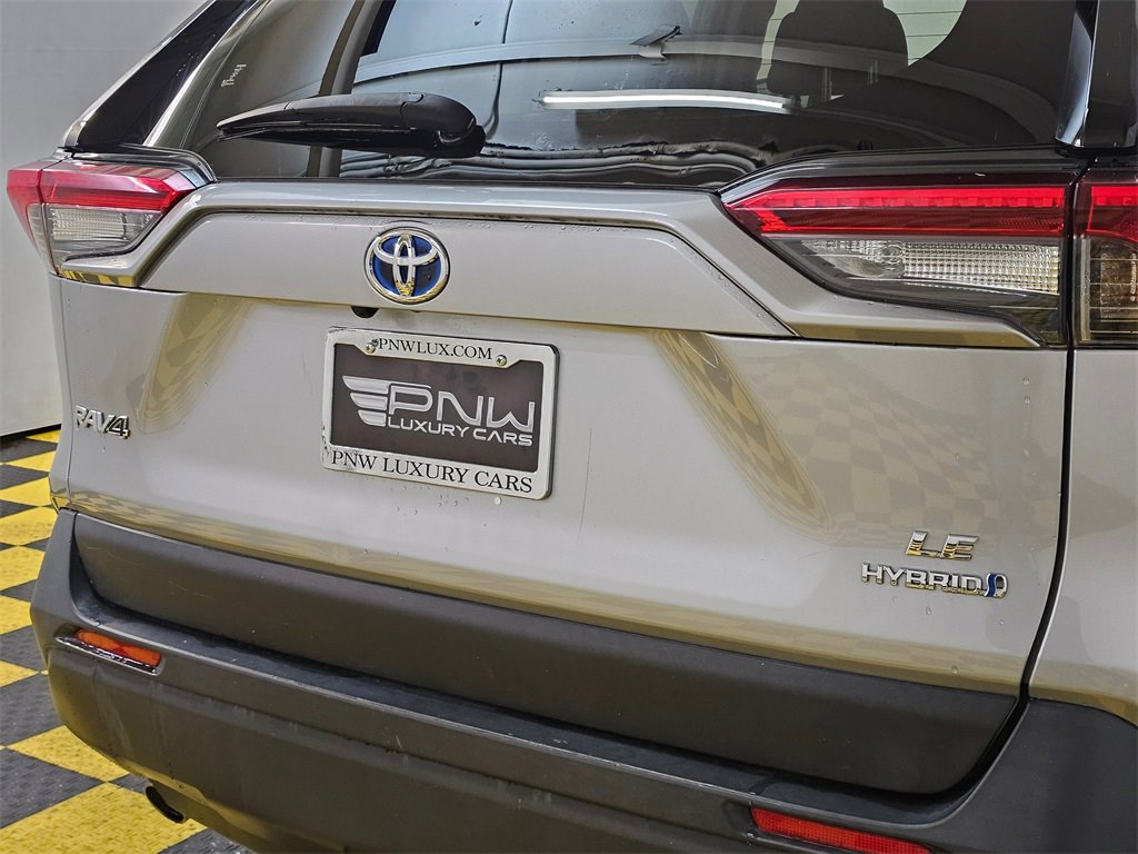 Used 2022 Toyota RAV4 LE image 13