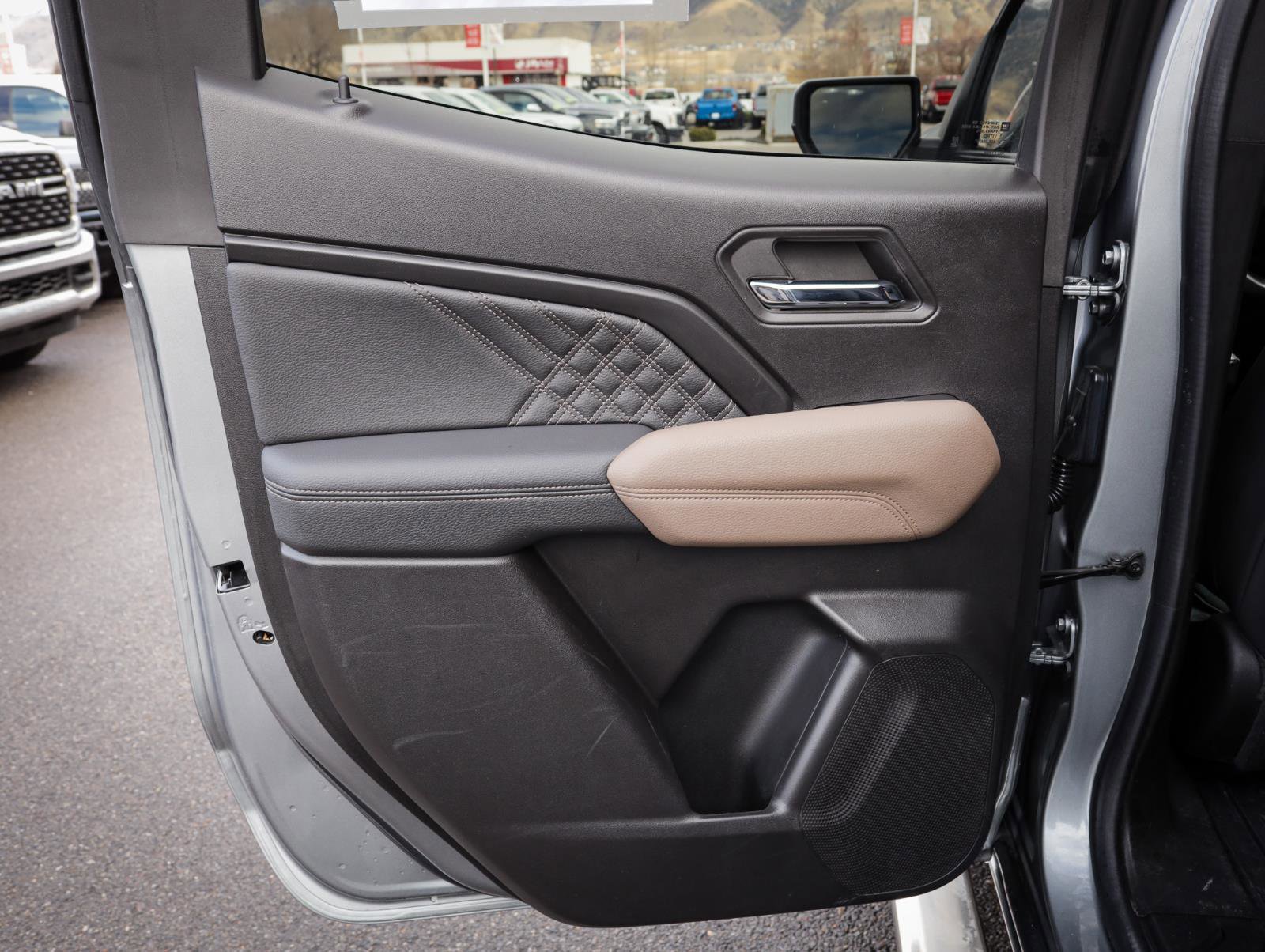 Used 2023 GMC Canyon Denali image 36