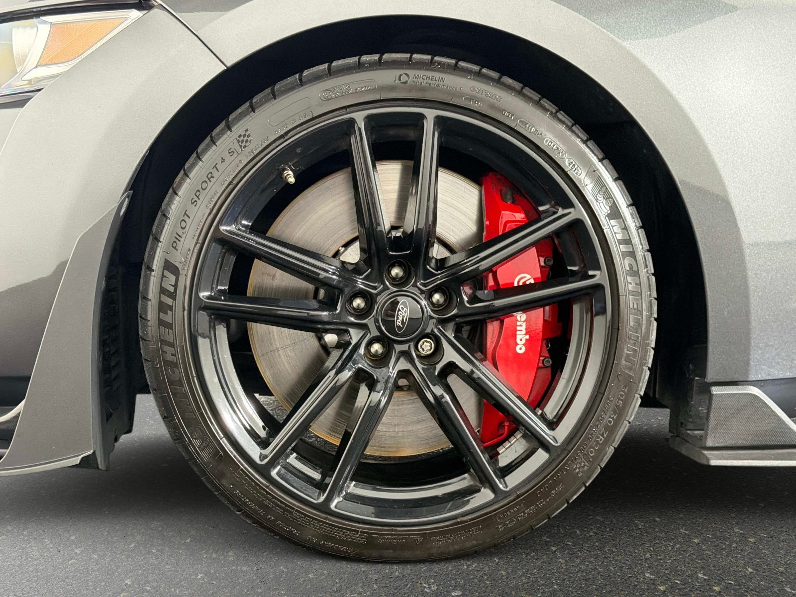 Used 2020 Ford Mustang Shelby GT500 w/ Technology Package RWD image 19