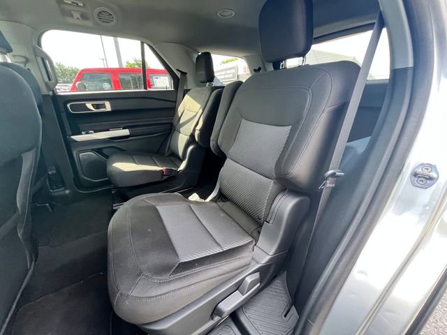 Used 2024 Ford Explorer XLT RWD image 11