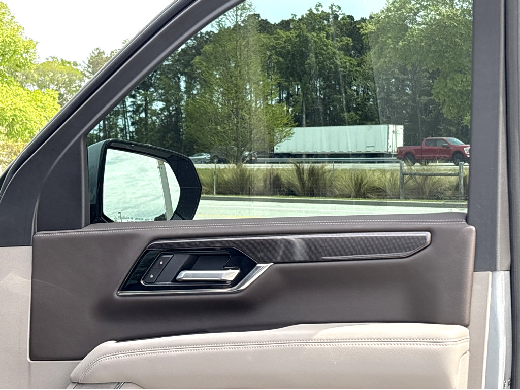 Used 2026 GMC Yukon Elevation w/ Elevation Premium Package image 13