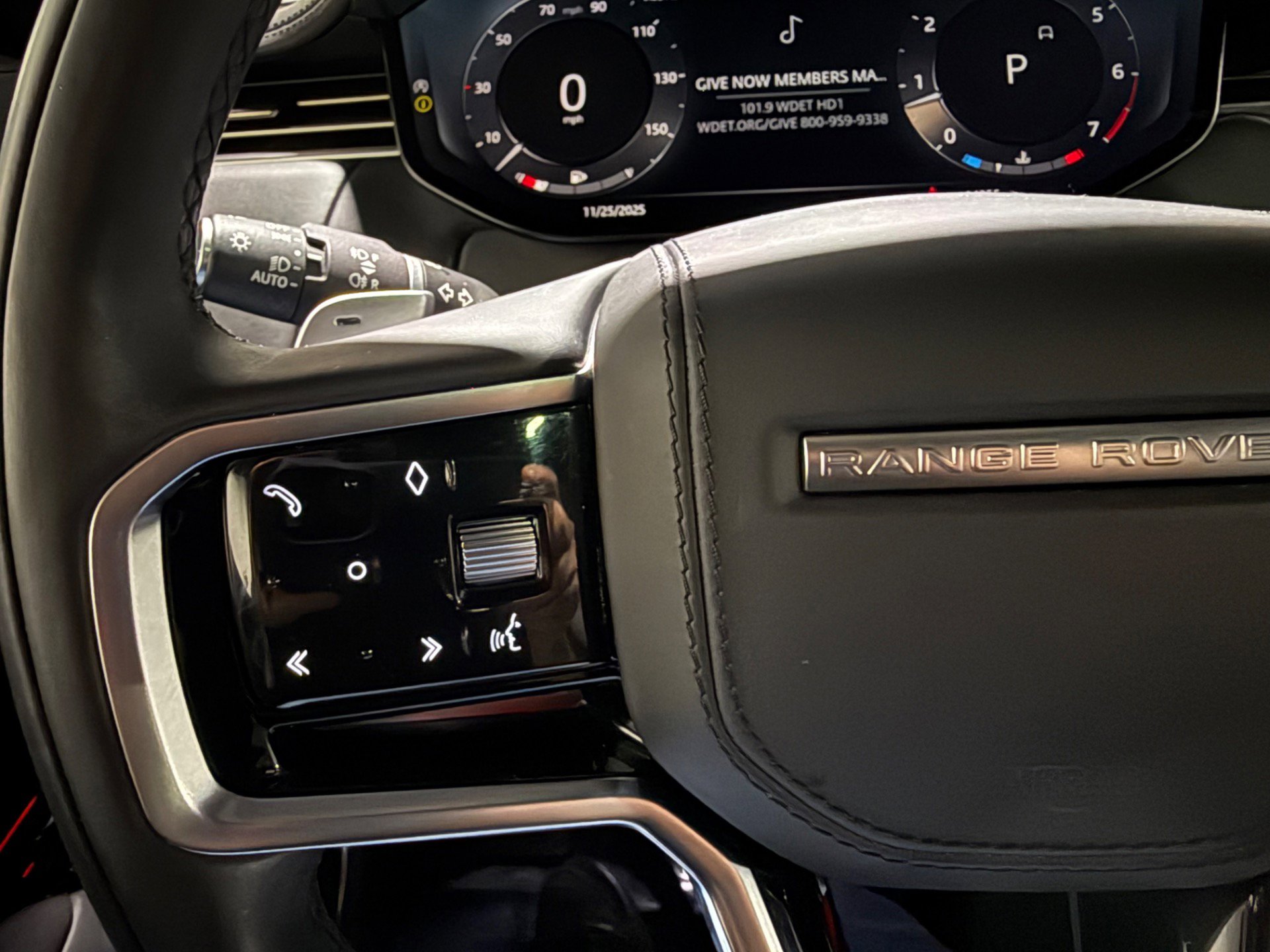 Used 2023 Land Rover Range Rover Sport SE image 25