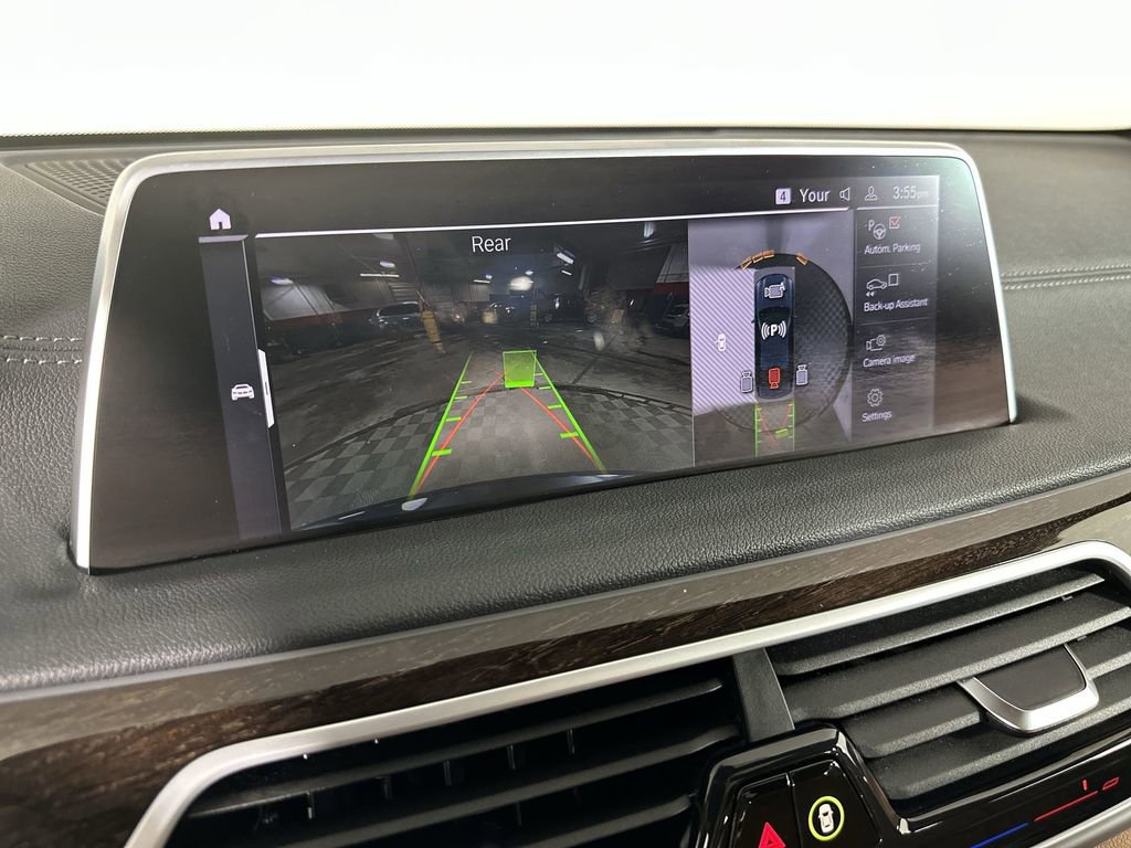 Used 2022 BMW 740i xDrive w/ Luxury Rear Seating Package image 18