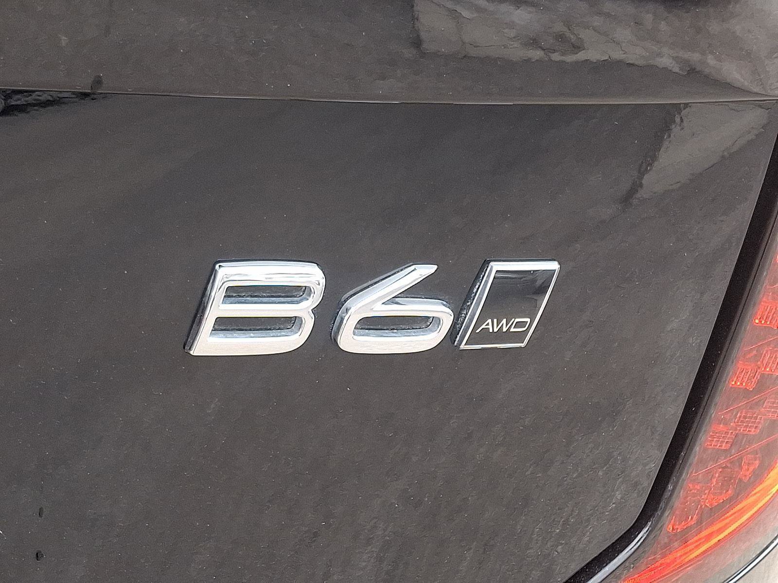 Certified 2025 Volvo XC90 B6 Plus image 32