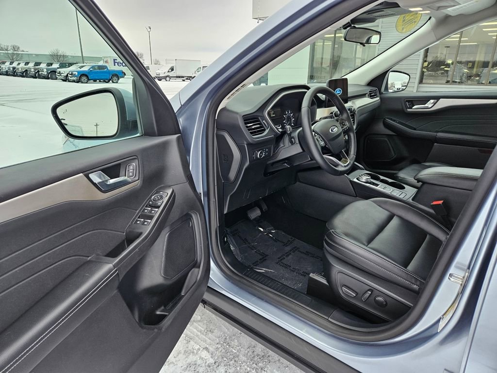 Used 2022 Ford Escape SEL image 14