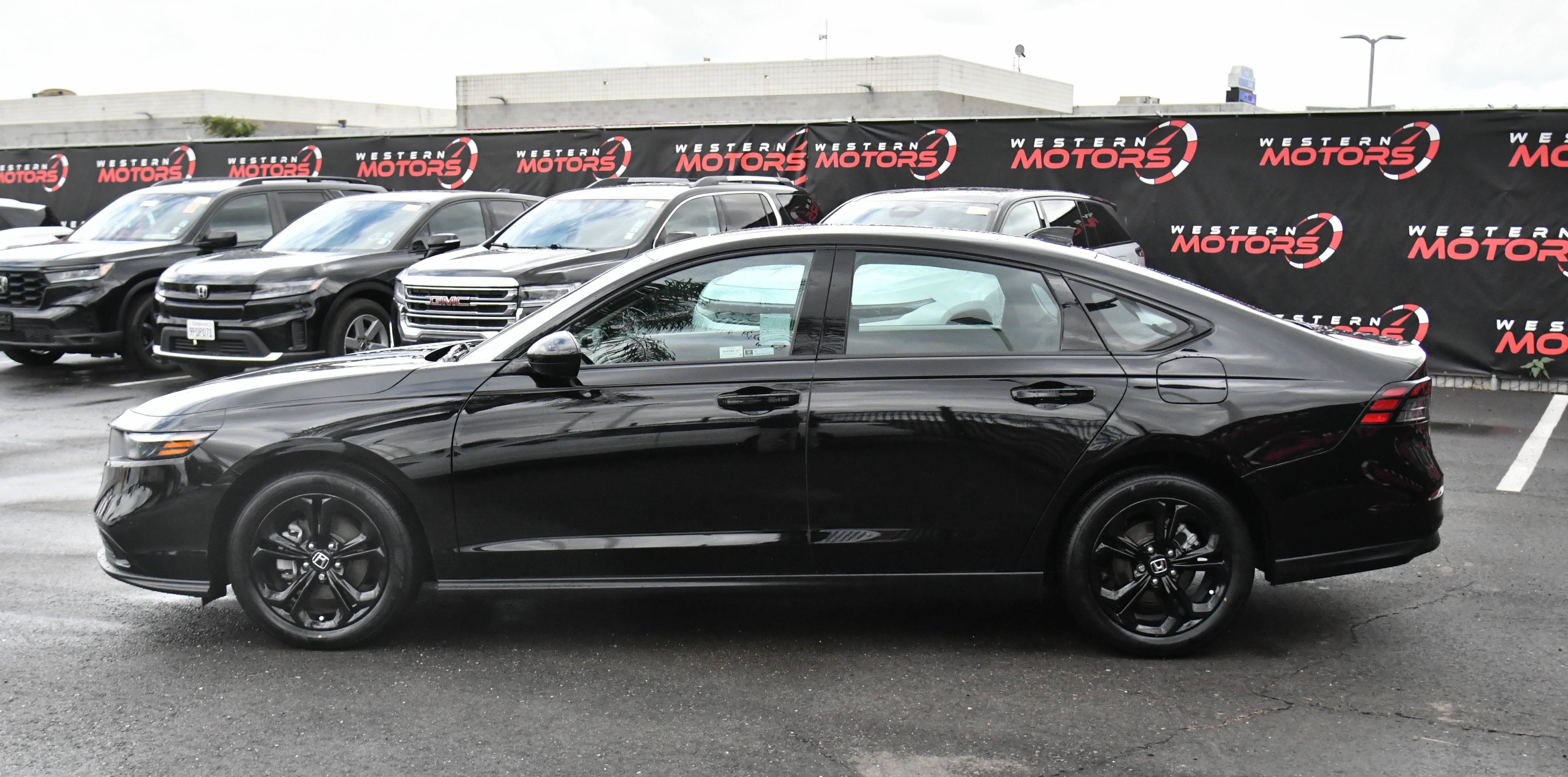 Used 2025 Honda Accord SE image 4