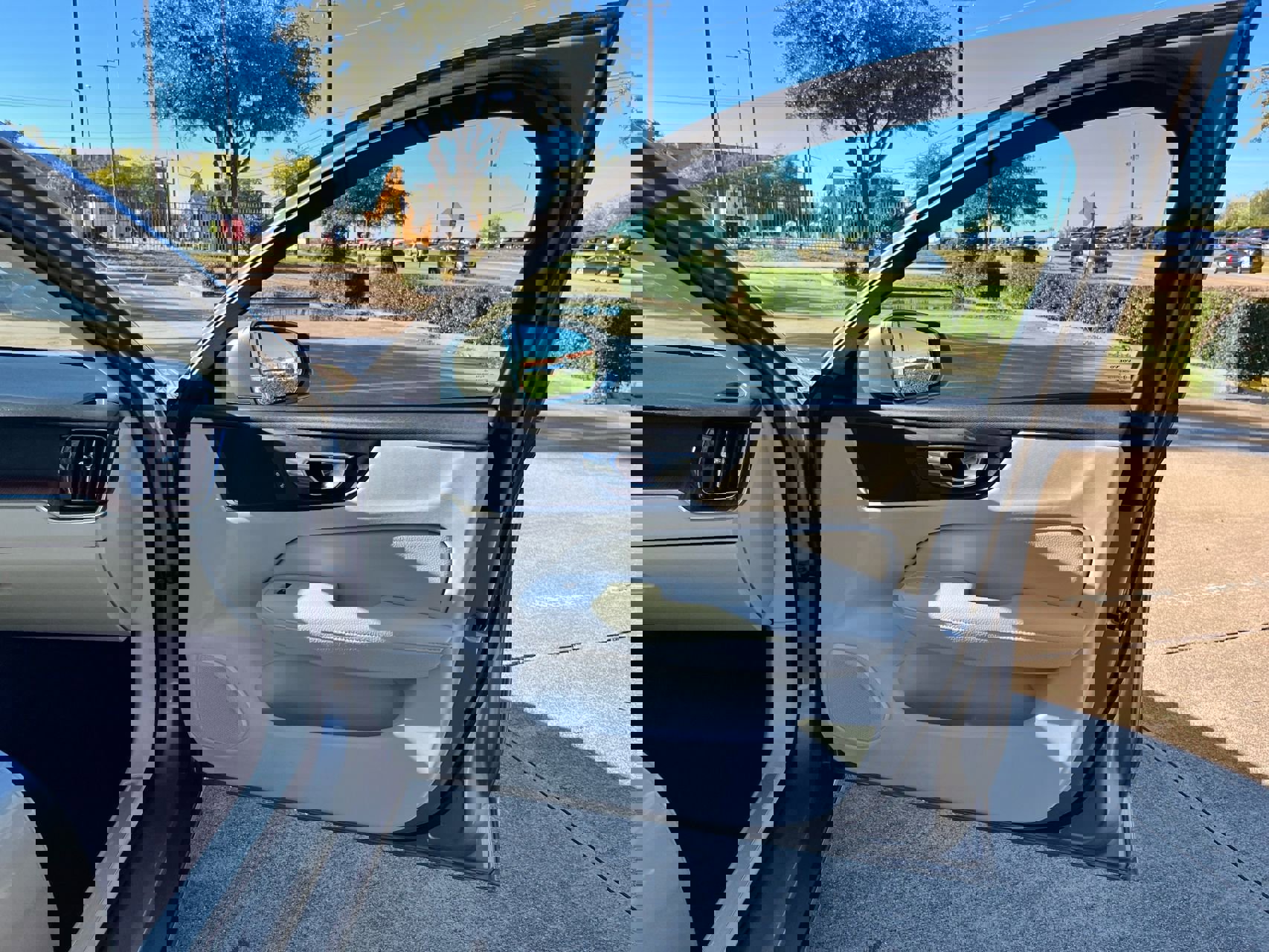 Used 2020 Volvo S60 T5 Momentum w/ Protection Package image 17