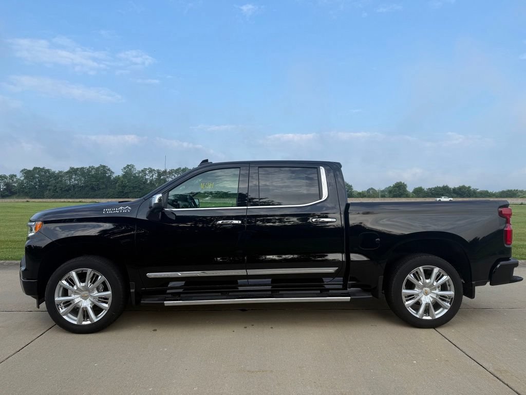 Used 2026 Chevrolet Silverado 1500 High Country w/ High Country Premium Package AWD/4WD image 7