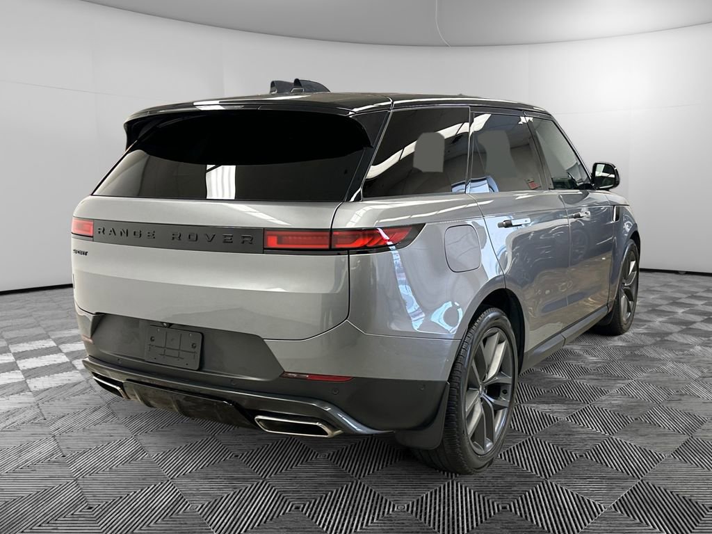 Used 2024 Land Rover Range Rover Sport SE image 4