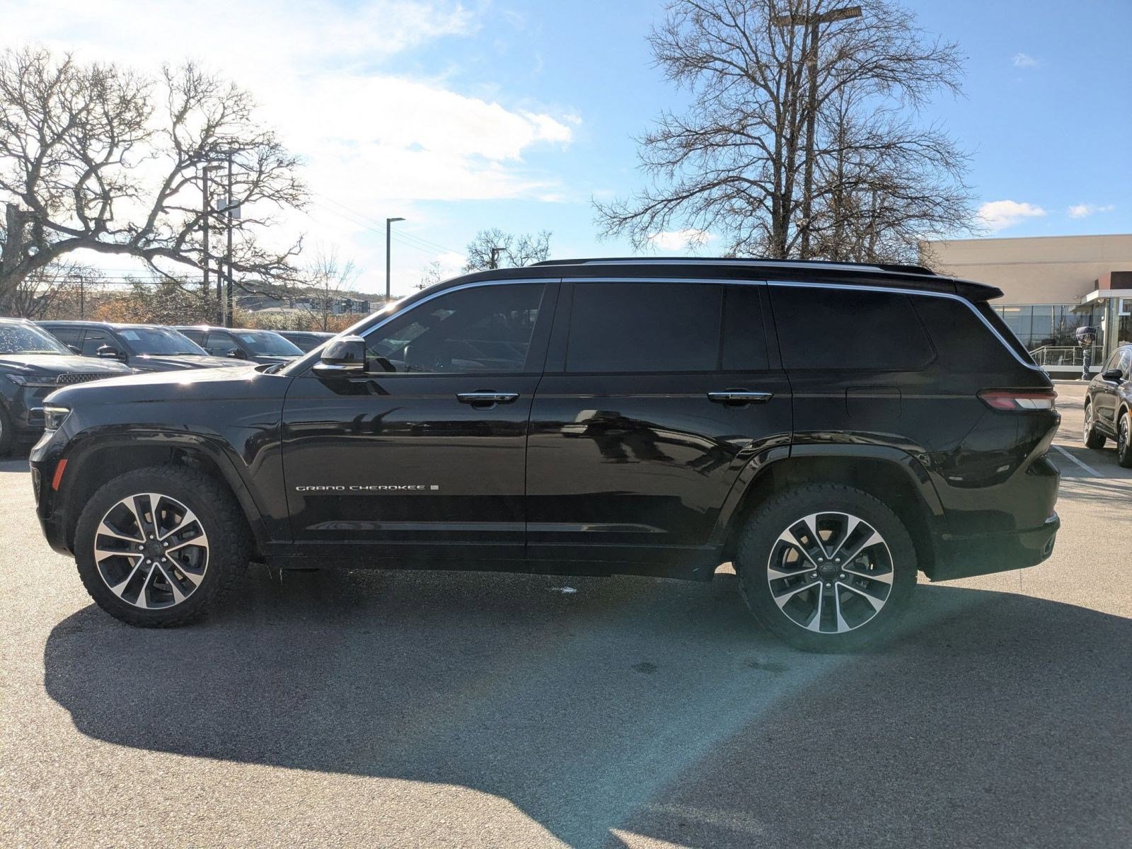 Used 2022 Jeep Grand Cherokee L Overland w/ Advanced Protech Group III image 6