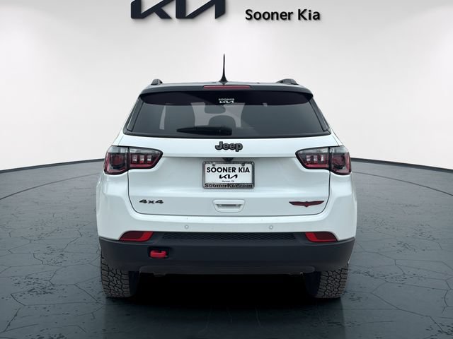 Used 2025 Jeep Compass Trailhawk AWD/4WD image 5