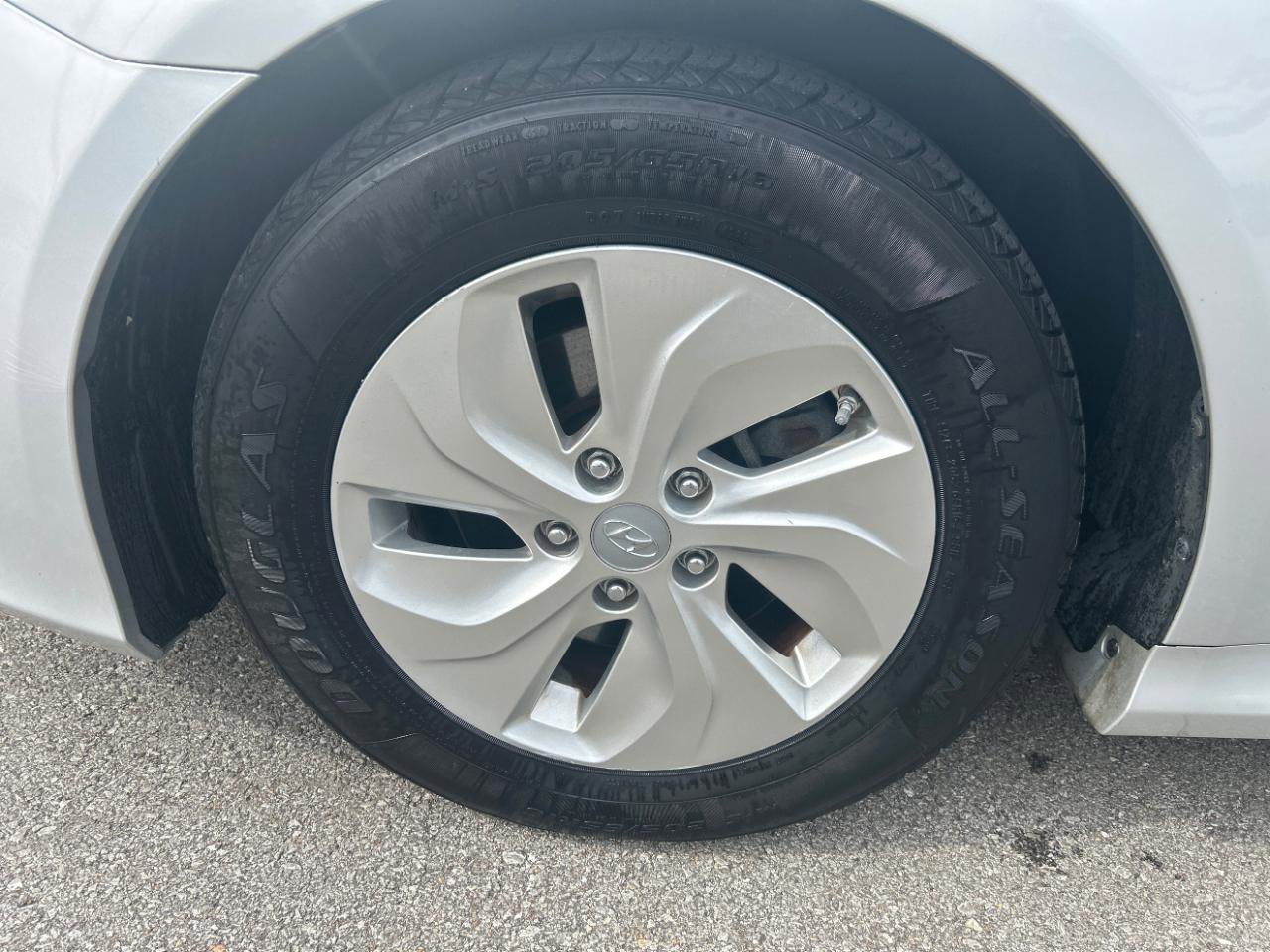 Used 2015 Hyundai Sonata Hybrid FWD image 11