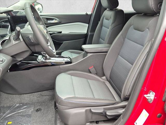 New 2026 Chevrolet Trax LT w/ LT Convenience Package FWD image 4