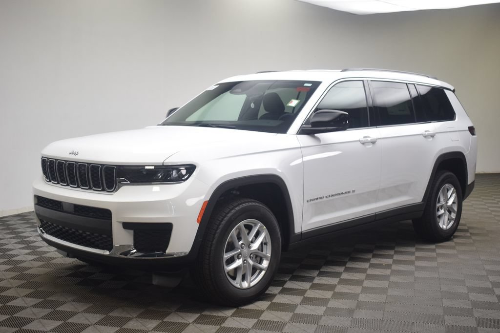 New 2026 Jeep Grand Cherokee L Laredo w/ Trailer Tow Package AWD/4WD image 12