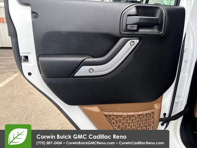 Used 2016 Jeep Wrangler Unlimited Sahara w/ Connectivity Group AWD/4WD image 25