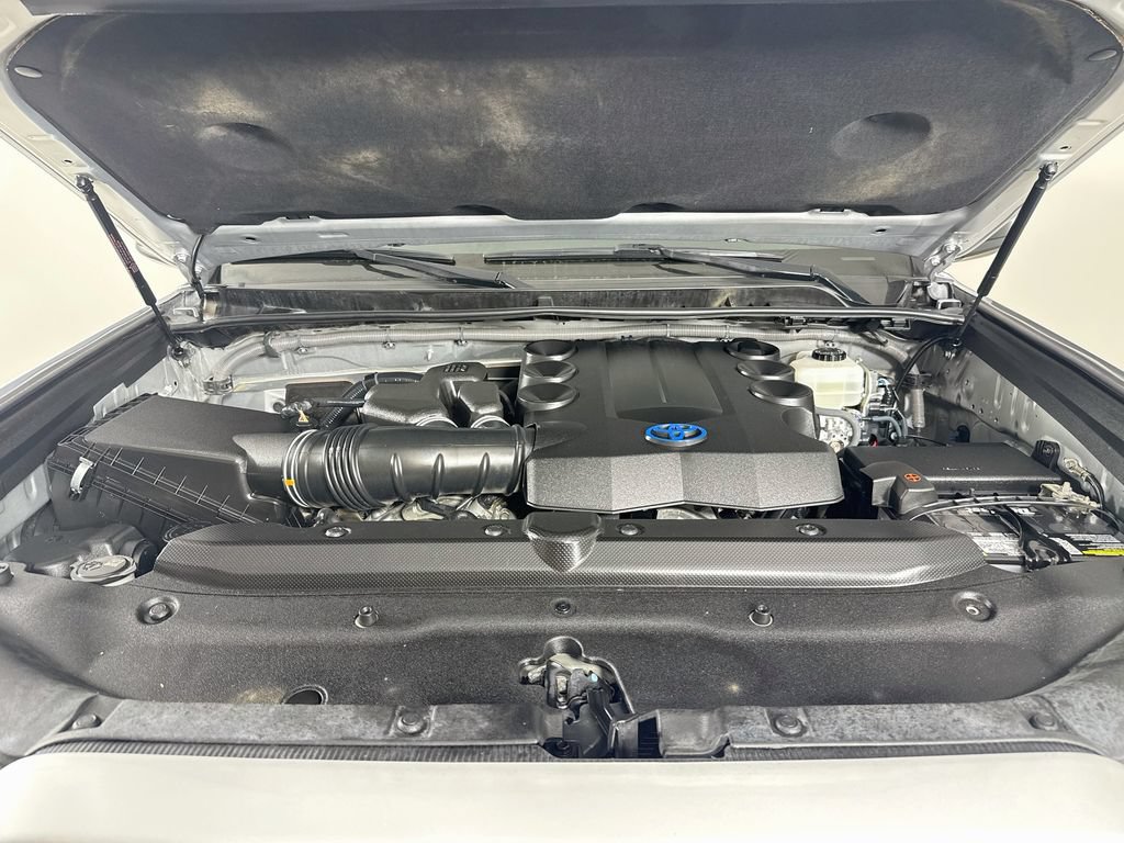 Used 2015 Toyota 4Runner SR5 AWD/4WD image 31