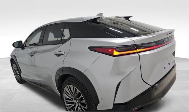 Used 2023 Lexus RZ 450e Premium w/ Accessory Package (2T) image 4