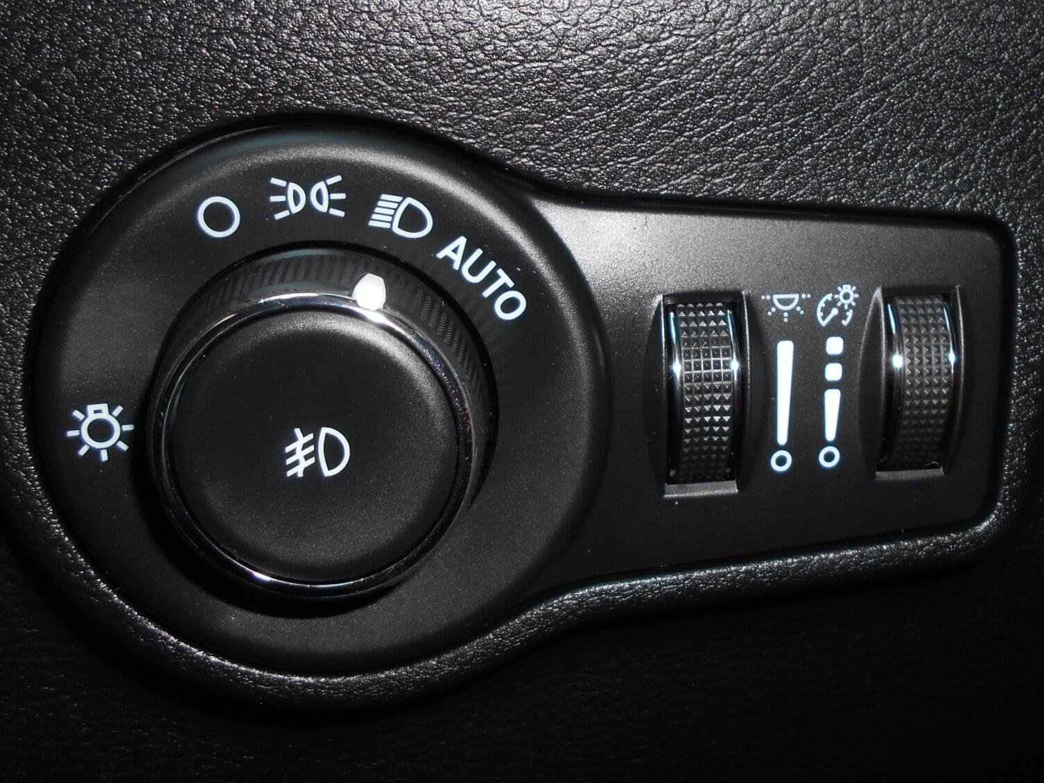Certified 2023 Jeep Compass High Altitude AWD/4WD image 17
