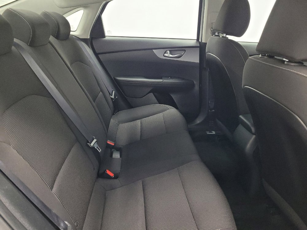 Used 2020 Kia Forte LXS FWD image 19