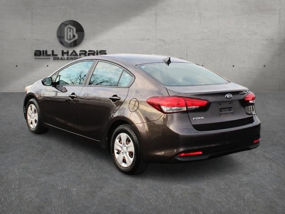 Used 2017 Kia Forte LX image 7