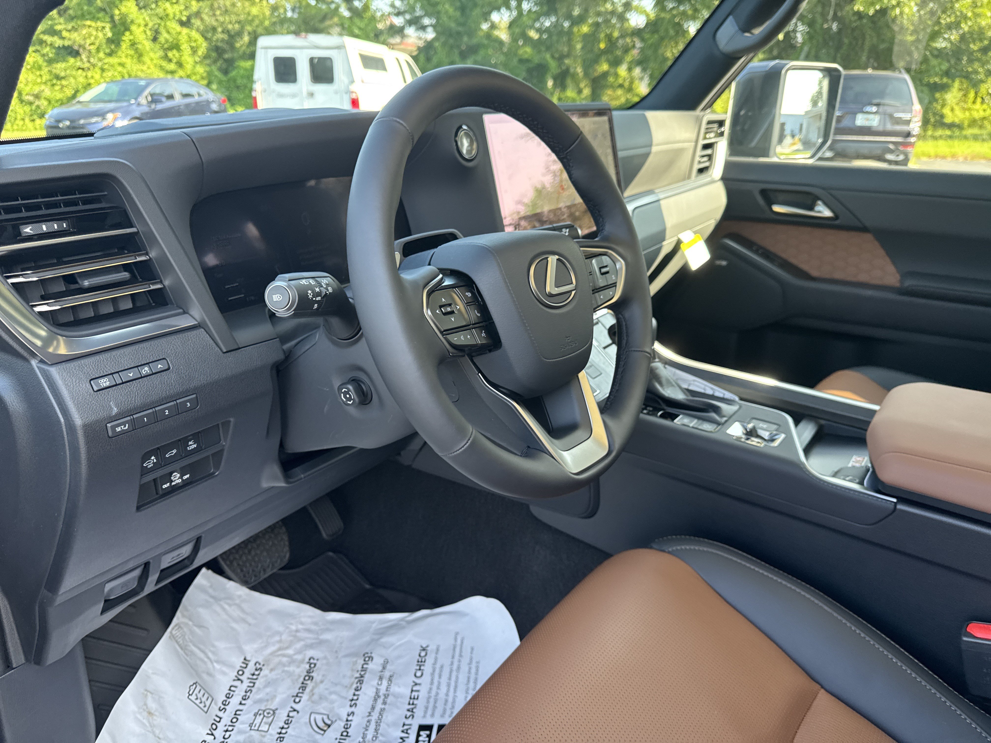Used 2026 Lexus GX 550 w/ Accessory Package (2T) AWD/4WD image 15