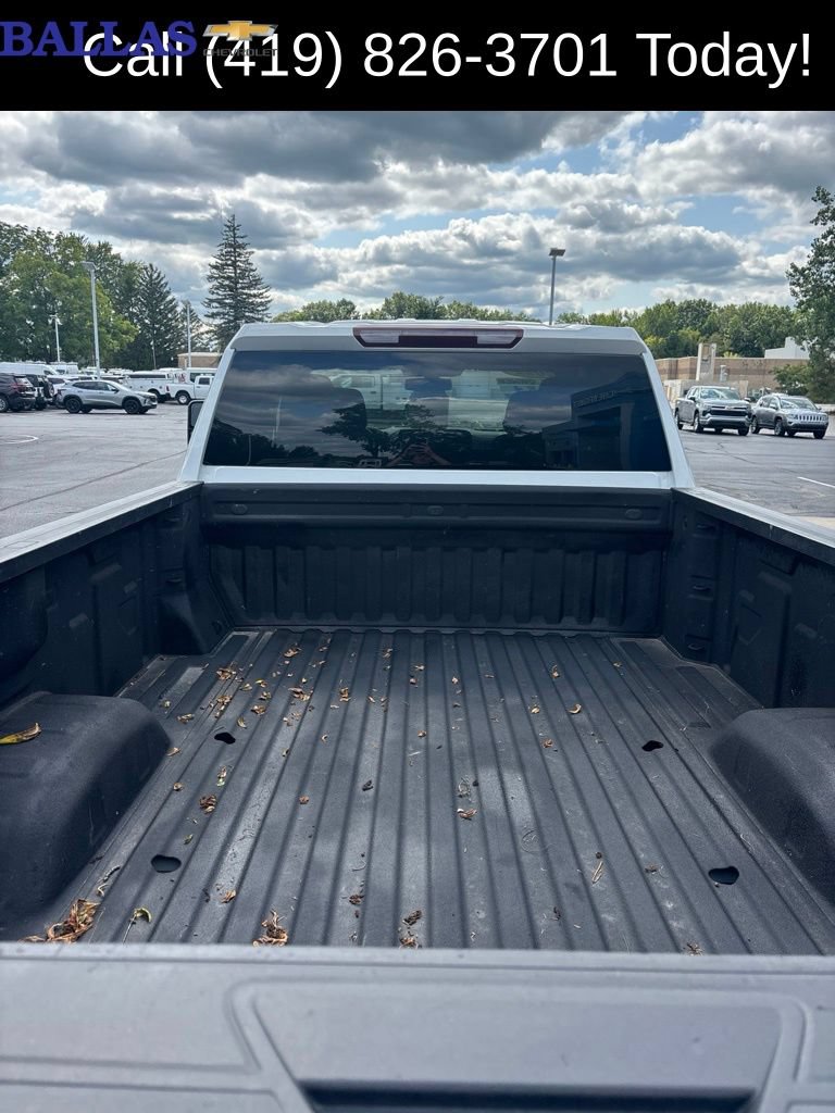 Used 2022 Chevrolet Silverado 2500 Custom w/ Custom Value Package AWD/4WD image 5