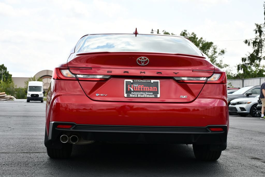 Used 2025 Toyota Camry SE FWD image 6