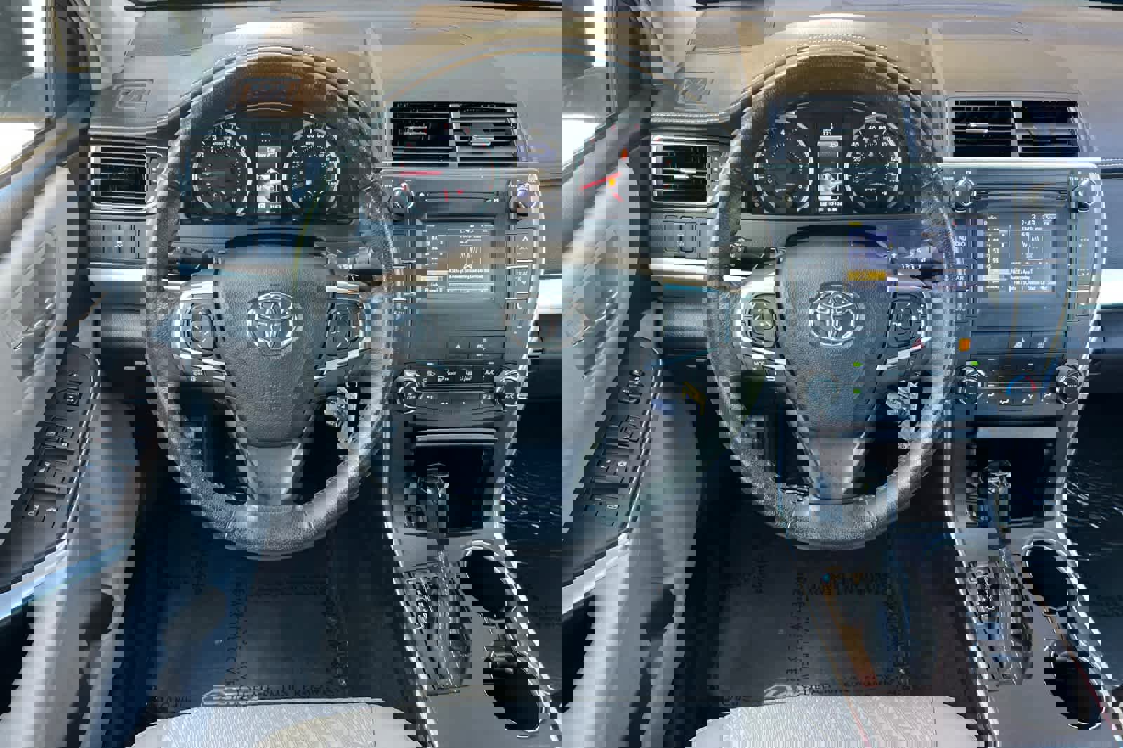 Used 2015 Toyota Camry SE w/ Moonroof Package image 14