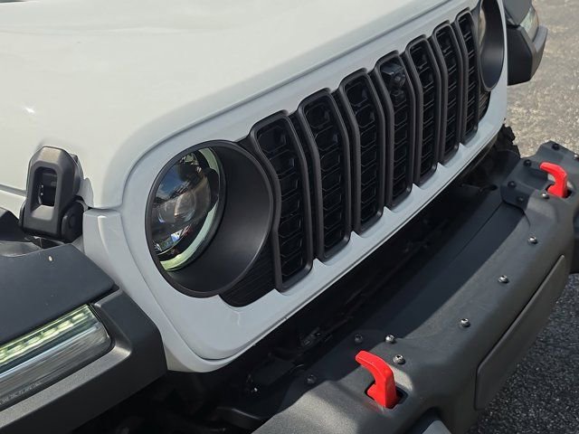 Used 2024 Jeep Gladiator Rubicon w/ Technology Group AWD/4WD image 10