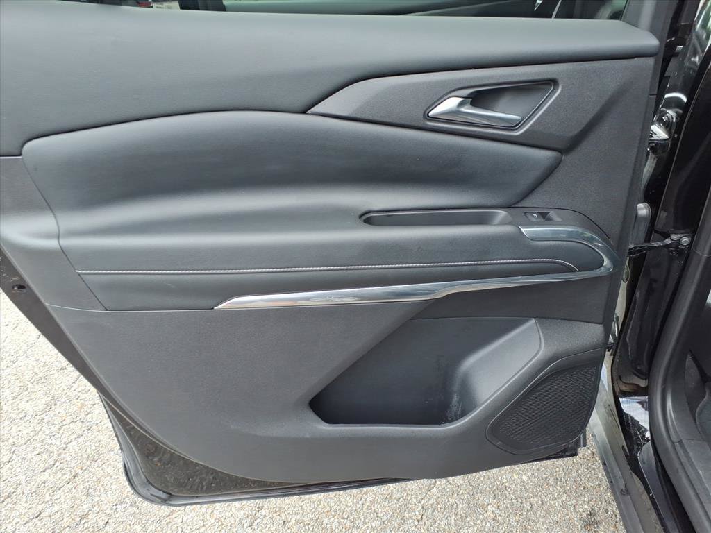 Used 2025 Chevrolet Traverse LT AWD/4WD image 20